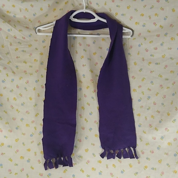 Scarf - Picture 1 of 5